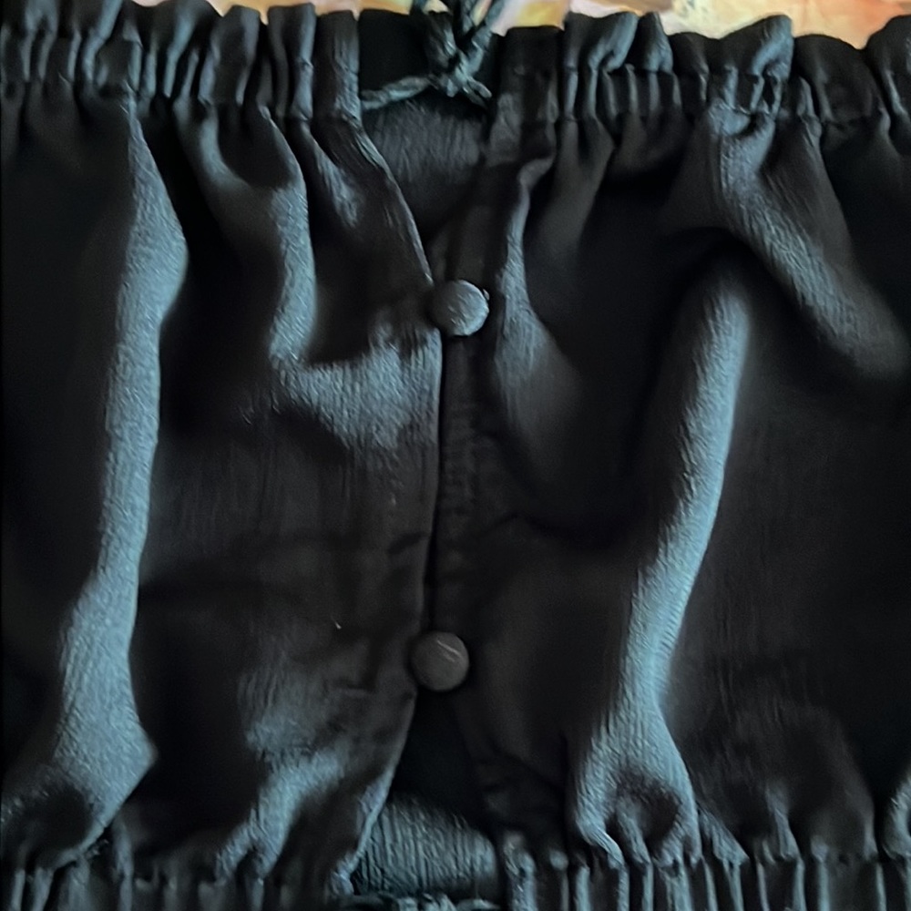 🌼FOR BUNDLE ONLY🌼
Love+harmony off shoulder black top 🌼 - Picture 5 of 8